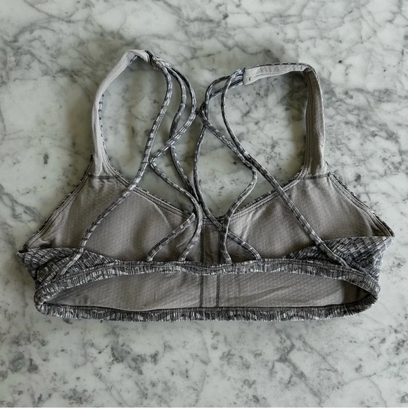 Lululemon Free To Be Zen Bra in gray | size 6 - Picture 2 of 4